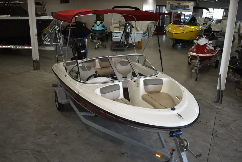 Slide: The Image of Bayliner 160 Bowrider 2016 - 3
