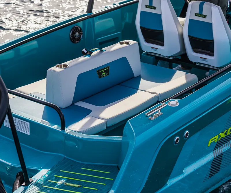 Slide: The Image of Axopar Jobe Revolve XXII 2022 - 11