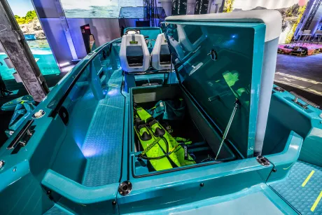 Slide: The Image of Axopar Jobe Revolve XXII 2022 - 4