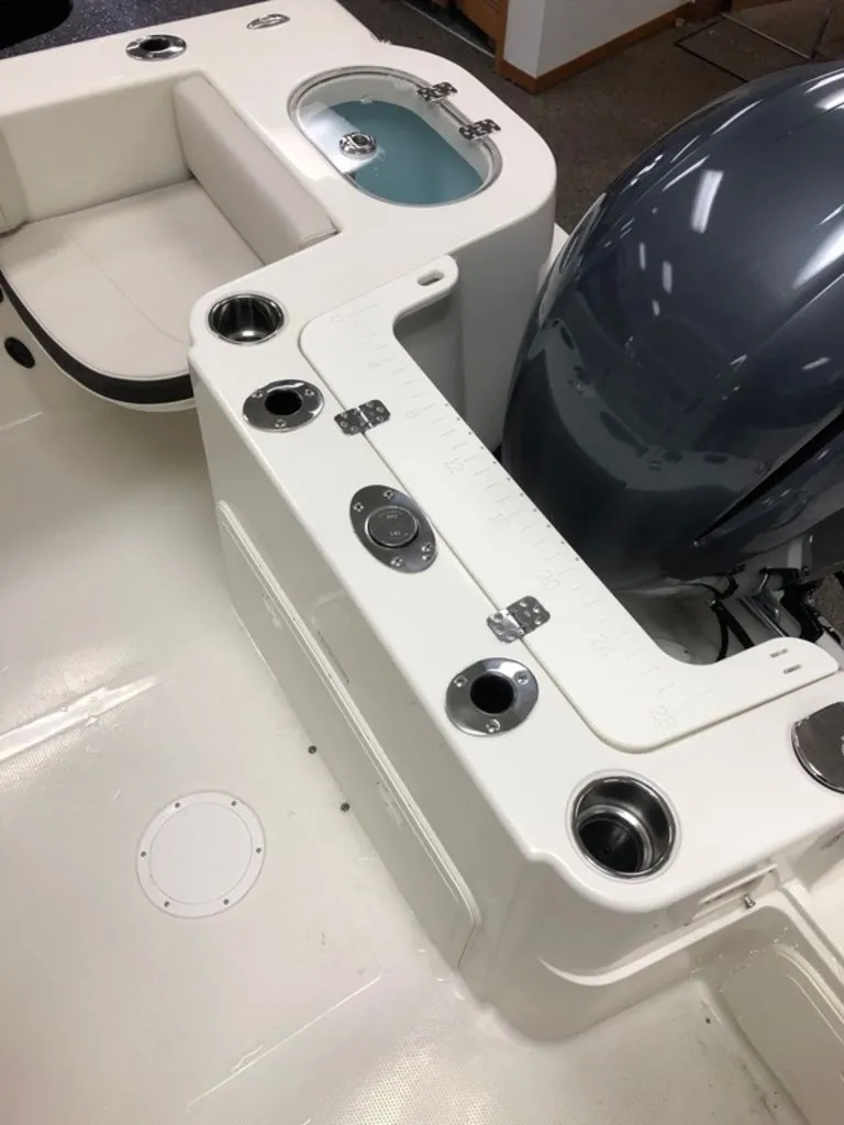 Slide: The Image of Sailfish 220 CC 2023 - 14