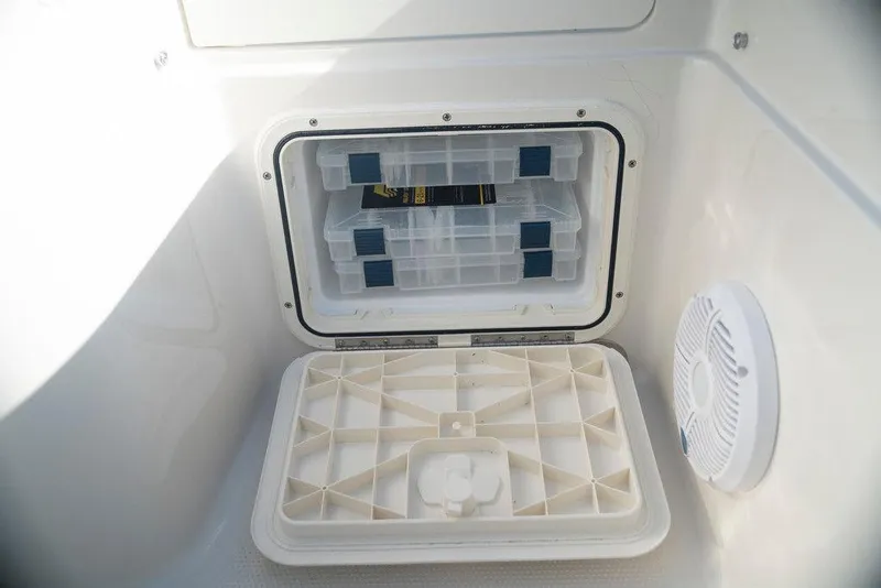 Slide: The Image of Sailfish 220 CC 2023 - 22