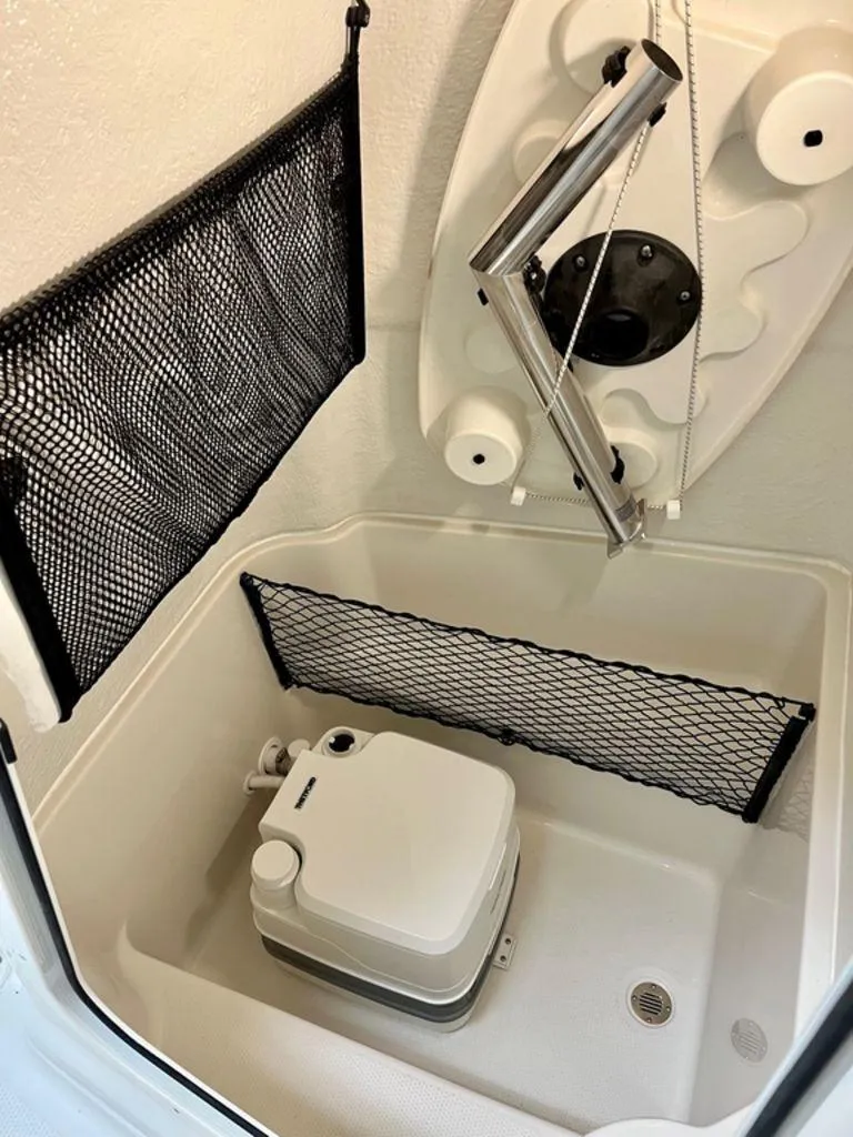 Slide: The Image of Sailfish 220 CC 2023 - 23