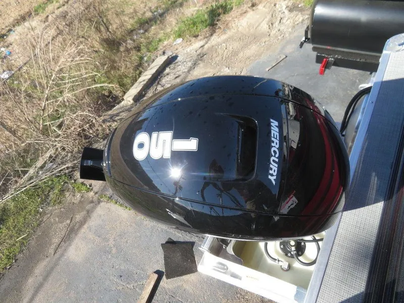 Slide: The Image of 2022 Crest Classic Fish 200 SF with Mercury 50 HP outboard motor. - 19