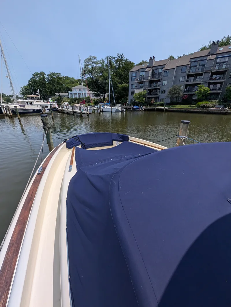 Slide: The Image of Chris-Craft 36 LAUNCH 2016 - 8