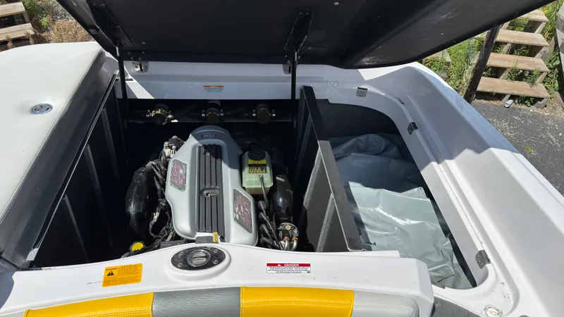 Slide: The Image of Nautique 226 2011 - 15