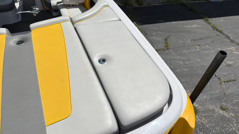 Slide: The Image of Nautique 226 2011 - 11