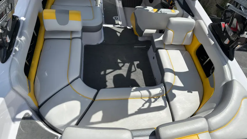 Slide: The Image of Nautique 226 2011 - 14