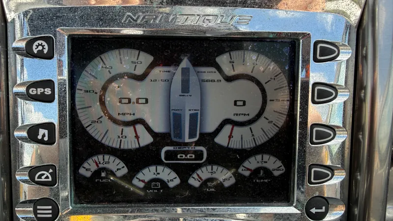 Slide: The Image of Nautique 226 2011 - 29