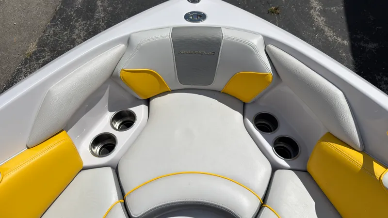 Slide: The Image of Nautique 226 2011 - 42