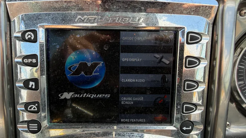 Slide: The Image of Nautique 226 2011 - 33