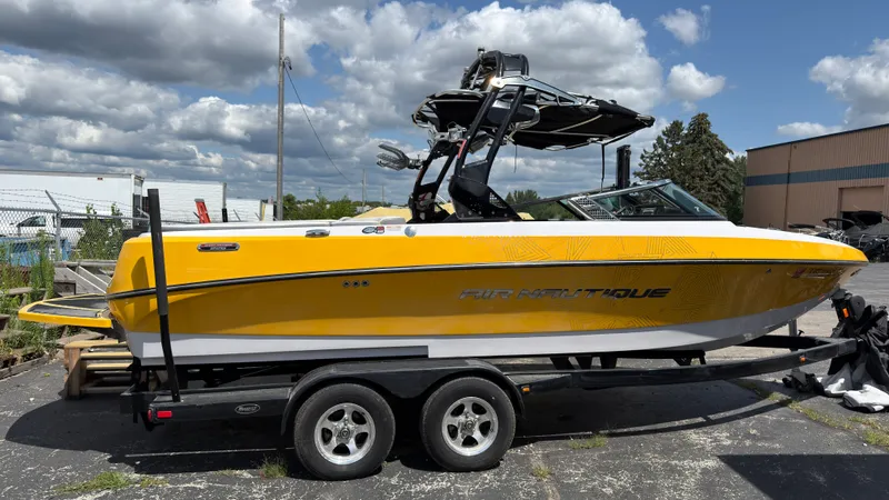 Slide: The Image of Nautique 226 2011 - 4