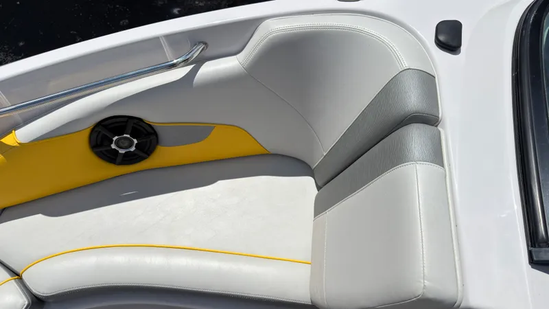 Slide: The Image of Nautique 226 2011 - 43