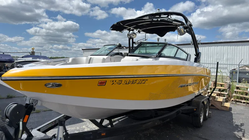 Slide: The Image of Nautique 226 2011 - 1