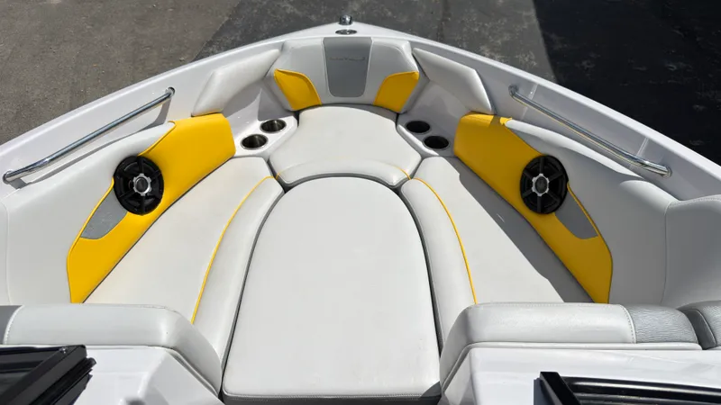 Slide: The Image of Nautique 226 2011 - 39