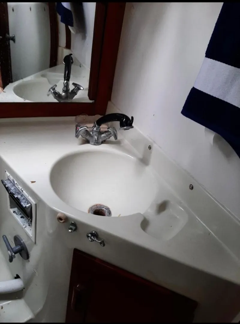 Slide: The Image of J BOATS J37 - 21