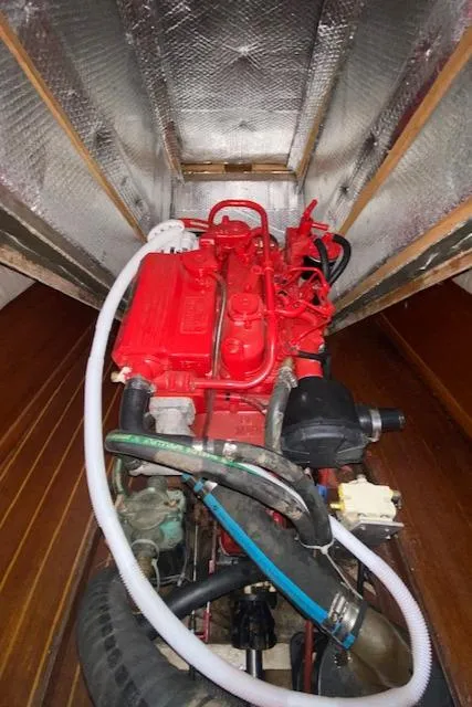 Slide: The Image of J BOATS J37 - 32