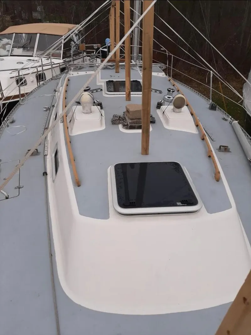 Slide: The Image of J BOATS J37 - 5