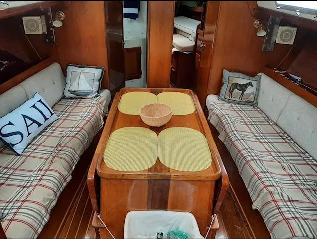 Slide: The Image of J BOATS J37 - 7