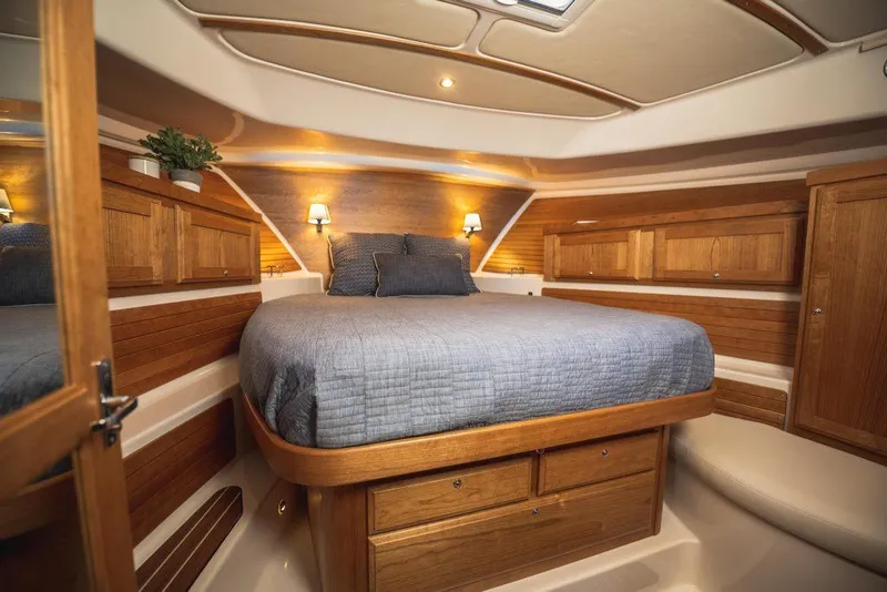 Slide: The Image of Master Stateroom - 10