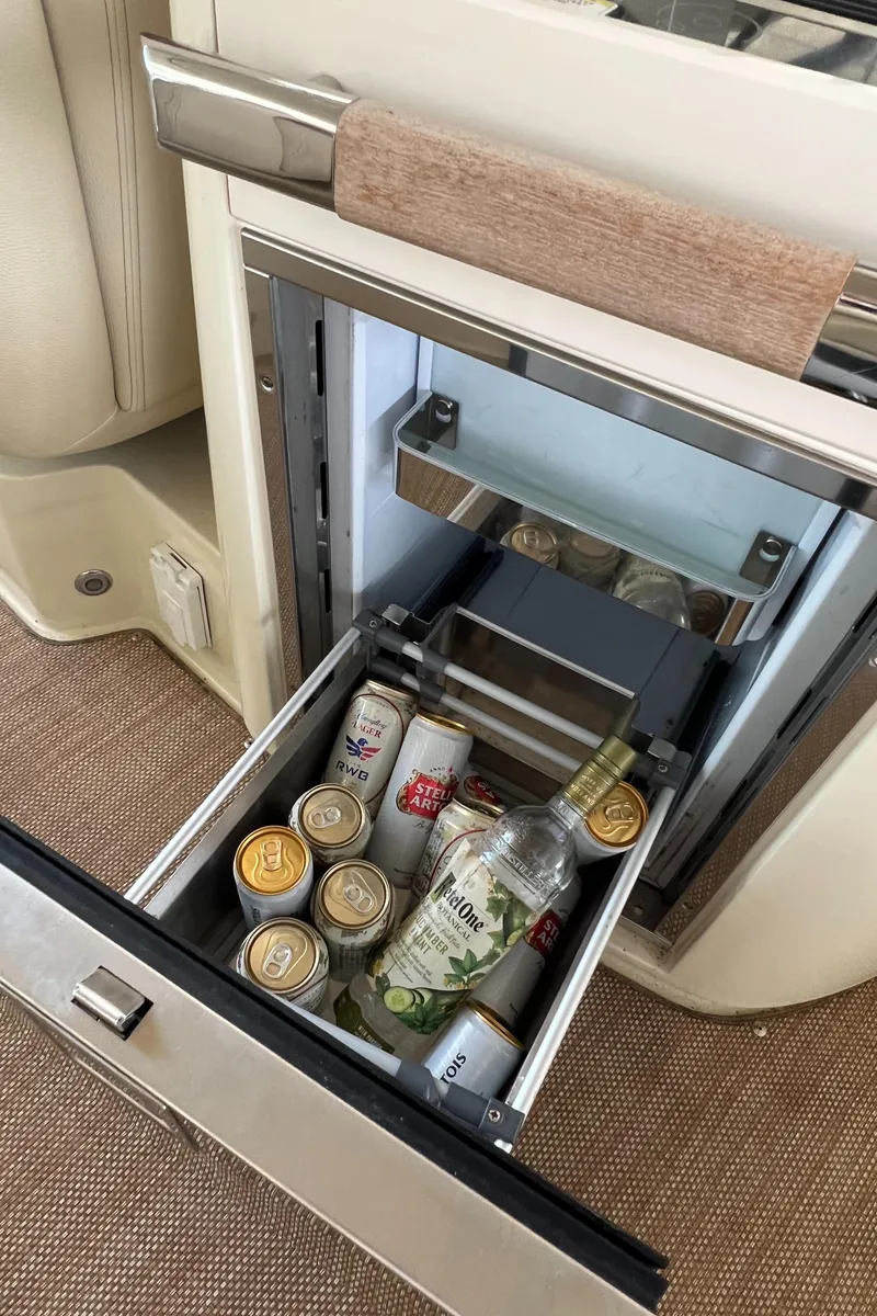 Slide: The Image of Mini fridge with drinks on 2020 Chris-Craft Launch 31 GT boat. - 35