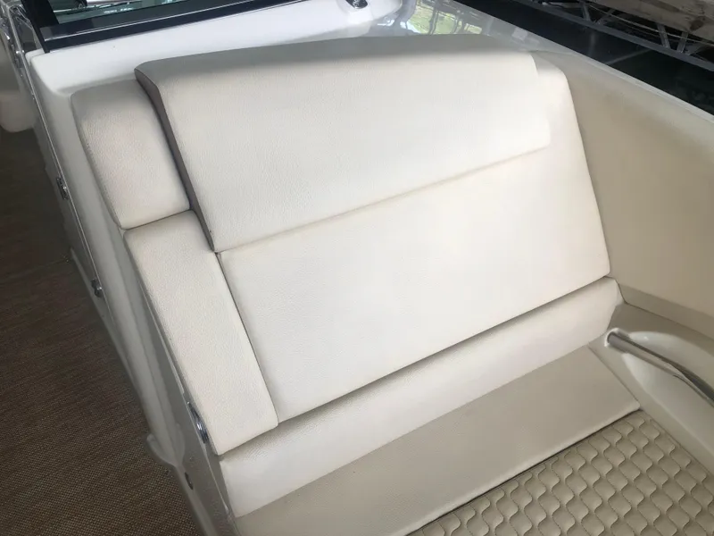 Slide: The Image of Chris-Craft Launch 31 GT 2020 - 63