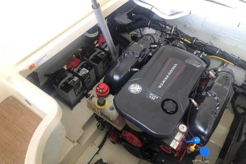 Slide: The Image of Chris-Craft Launch 31 GT 2020 - 74