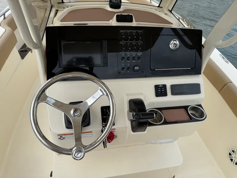 Slide: The Image of Scout 235 XSF 2020 - 11