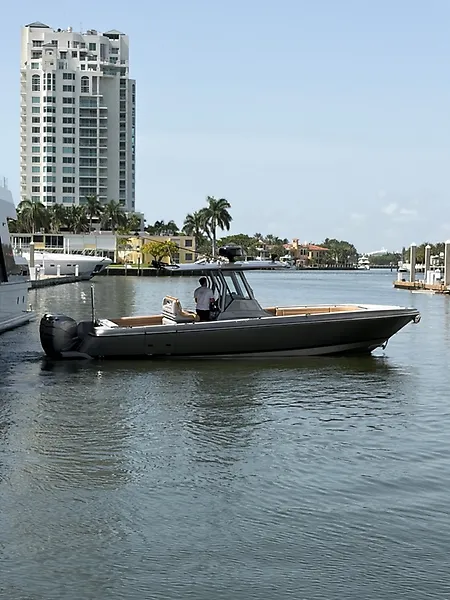 The Image of Intrepid 327 CENTER CONSOLE 2016 - 0