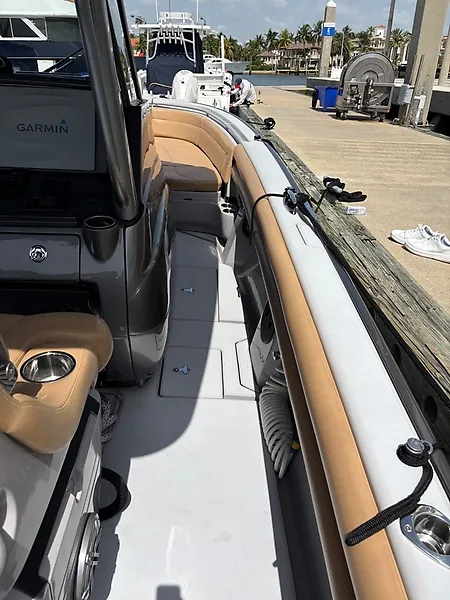 Slide: The Image of Intrepid 327 CENTER CONSOLE 2016 - 6