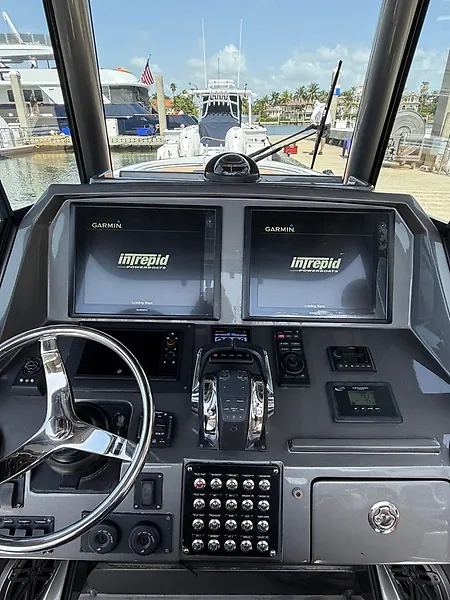 Slide: The Image of Intrepid 327 CENTER CONSOLE 2016 - 9
