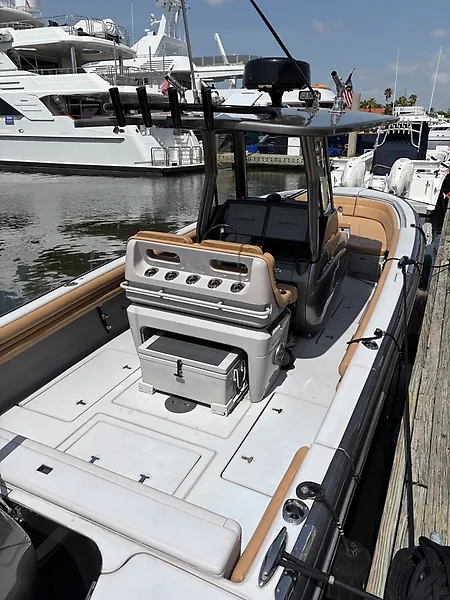 Slide: The Image of Intrepid 327 CENTER CONSOLE 2016 - 4