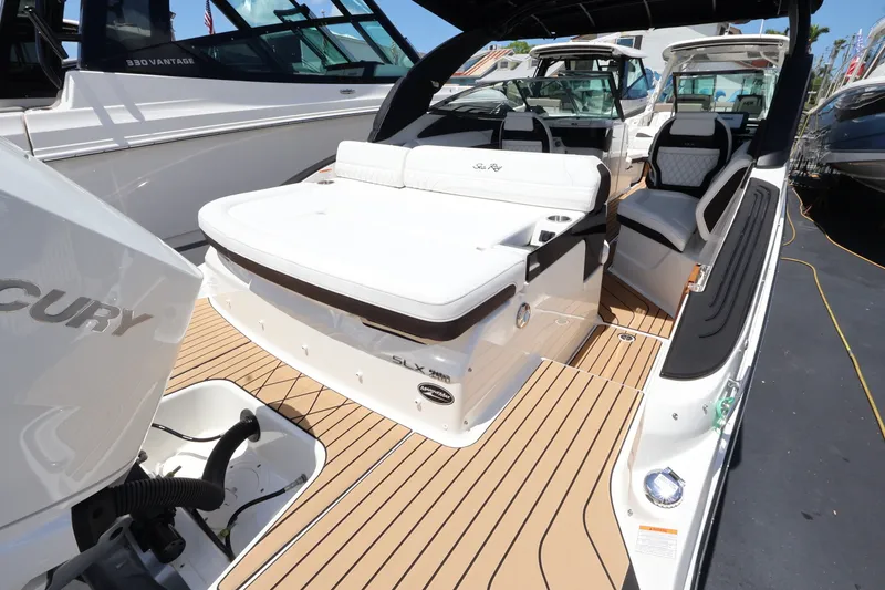 Slide: The Image of Sea Ray SLX 260 Outboard 2027 - 9