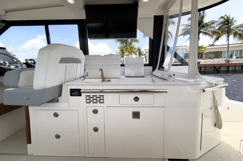 Slide: The Image of Regal 36 XO 2024 - 10