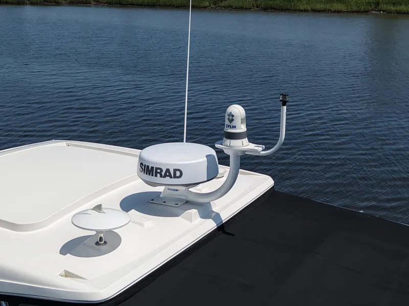 Slide: The Image of Sea Ray 320 SUNDANCER OB 2021 - 20