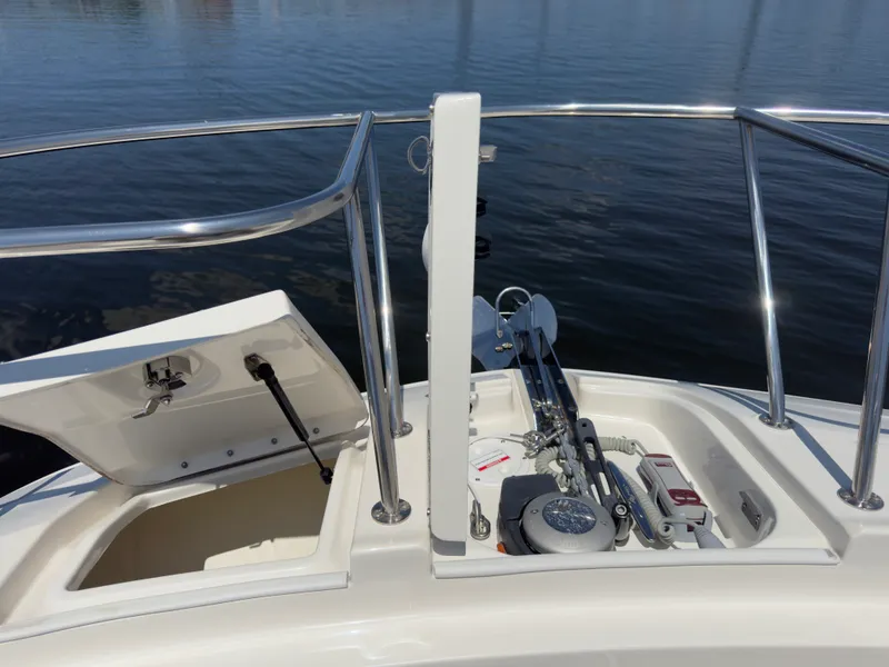 Slide: The Image of Sea Ray 320 SUNDANCER OB 2021 - 28