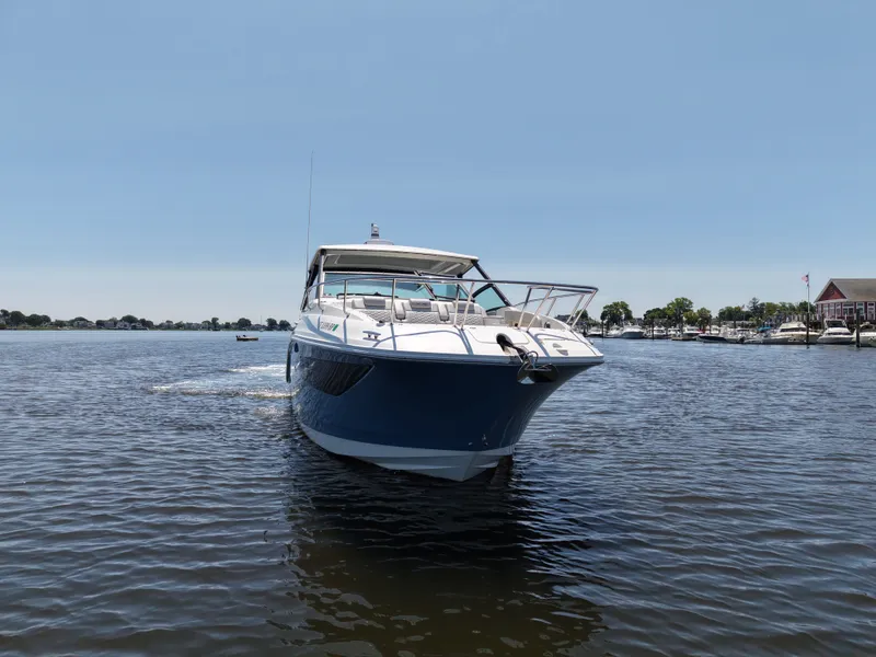 Slide: The Image of Sea Ray 320 SUNDANCER OB 2021 - 8