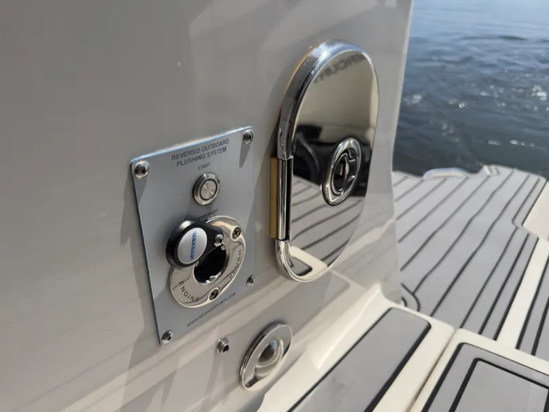 Slide: The Image of Sea Ray 320 SUNDANCER OB 2021 - 51