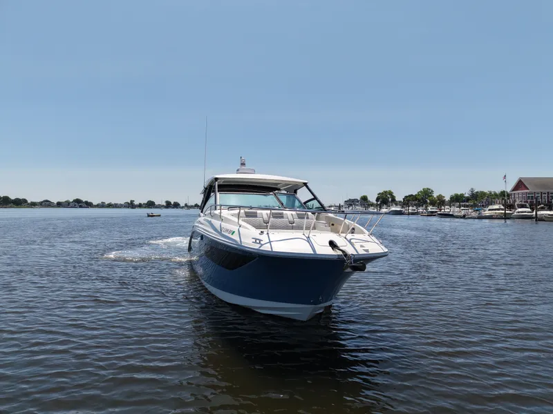 Slide: The Image of Sea Ray 320 SUNDANCER OB 2021 - 6