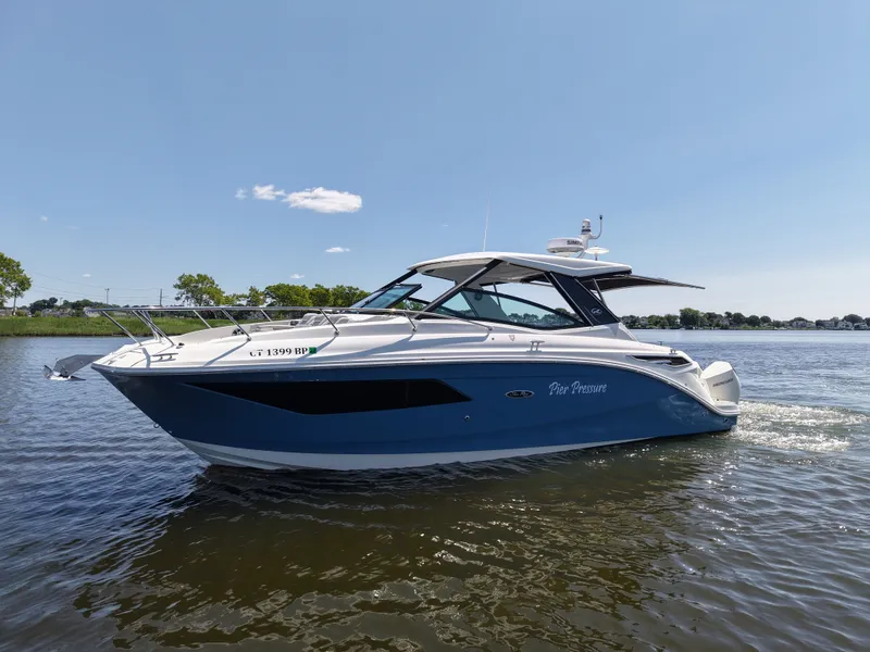 Slide: The Image of Sea Ray 320 SUNDANCER OB 2021 - 3