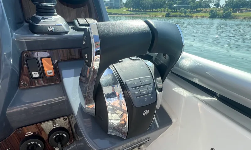 Slide: The Image of Cruisers 35 EXPRESS 2018 - 31