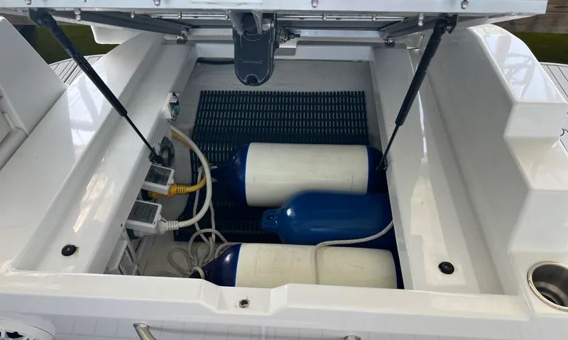 Slide: The Image of Cruisers 35 EXPRESS 2018 - 47