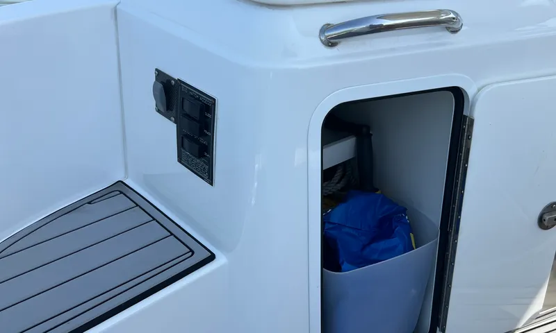 Slide: The Image of Cruisers 35 EXPRESS 2018 - 21