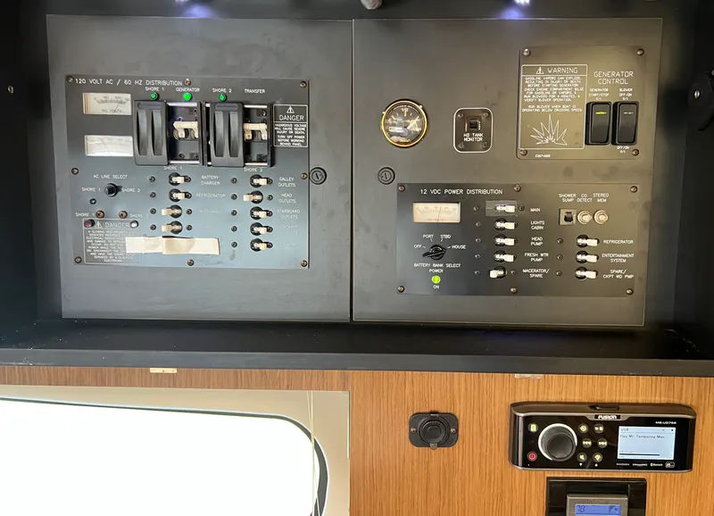 Slide: The Image of Cruisers 35 EXPRESS 2018 - 45