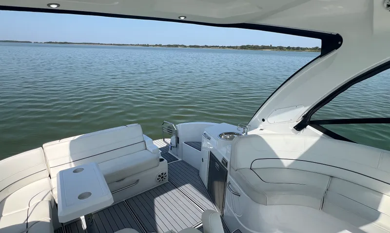 Slide: The Image of Cruisers 35 EXPRESS 2018 - 17