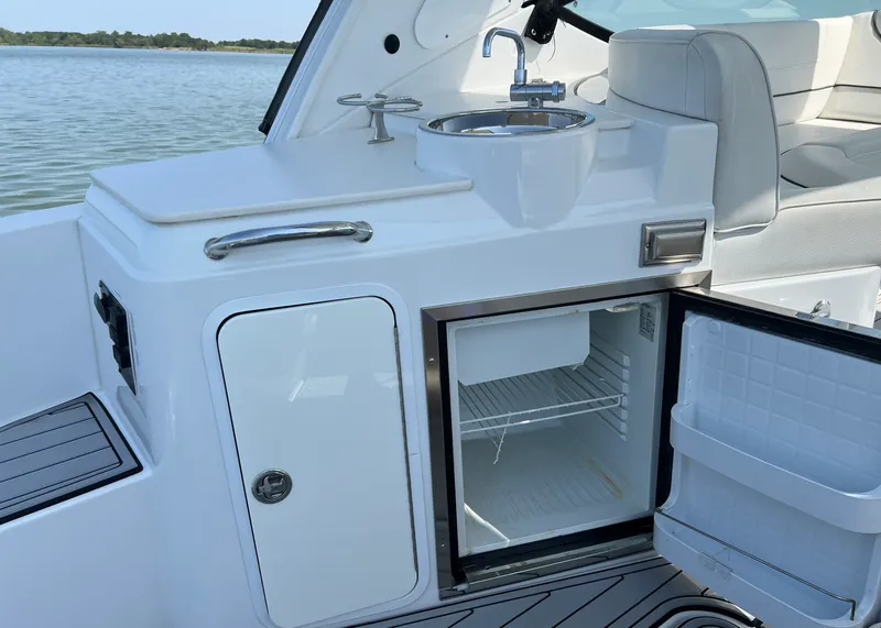 Slide: The Image of Cruisers 35 EXPRESS 2018 - 19