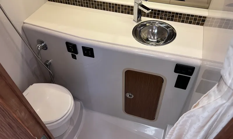 Slide: The Image of Cruisers 35 EXPRESS 2018 - 44