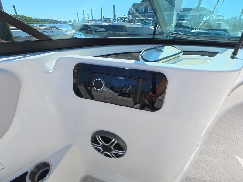 Slide: The Image of Sea Ray SDX 250 Outboard 2026 - 26