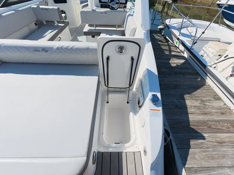 Slide: The Image of Sea Ray SDX 250 Outboard 2026 - 12