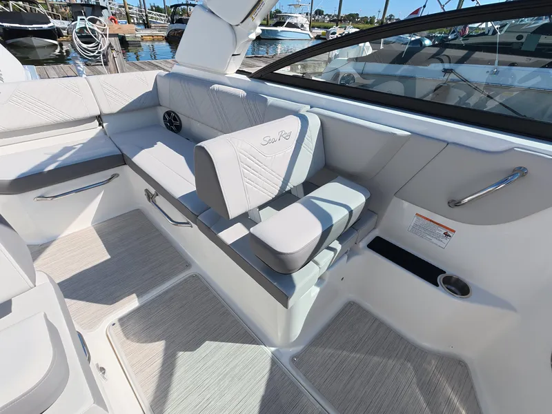 Slide: The Image of Sea Ray SDX 250 Outboard 2026 - 21