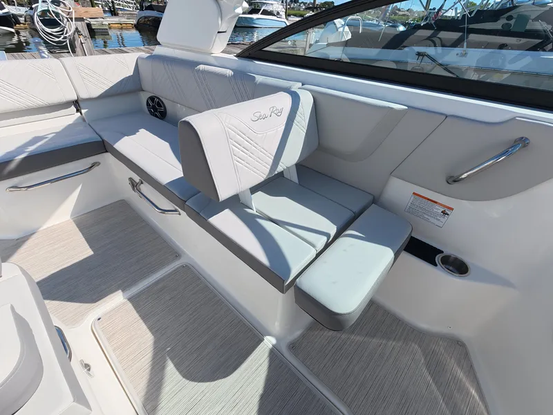 Slide: The Image of Sea Ray SDX 250 Outboard 2026 - 22